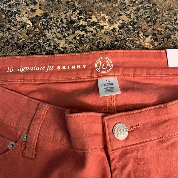 5/$25 NWT Dress Barn Jeans Size 16 Sedona Skies - Picture 5 of 6
